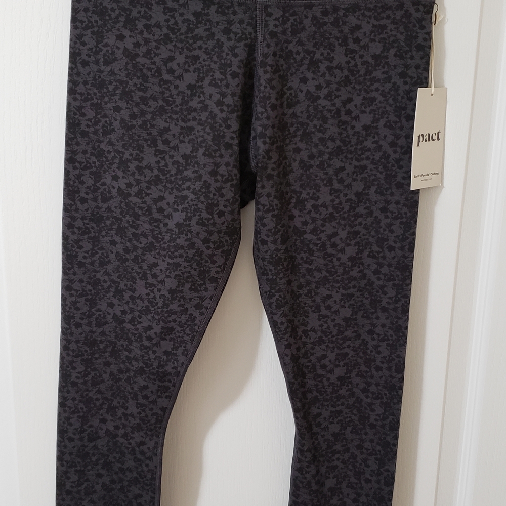 Pact Women's Winter Wildflower Black PureFit Legging S